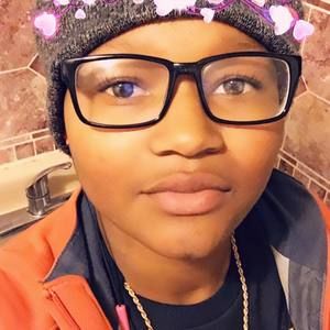 Meet your Posher, Abronna